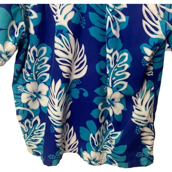 Vintage 80’s Men’s Blue Hawaiian Palm Print Short Sleeve Shirt Made In Hawaii